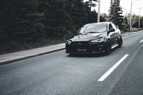 Plongée en Révélations : Le Mécanisme d'un Moteur de Voiture Coupé Dévoilé